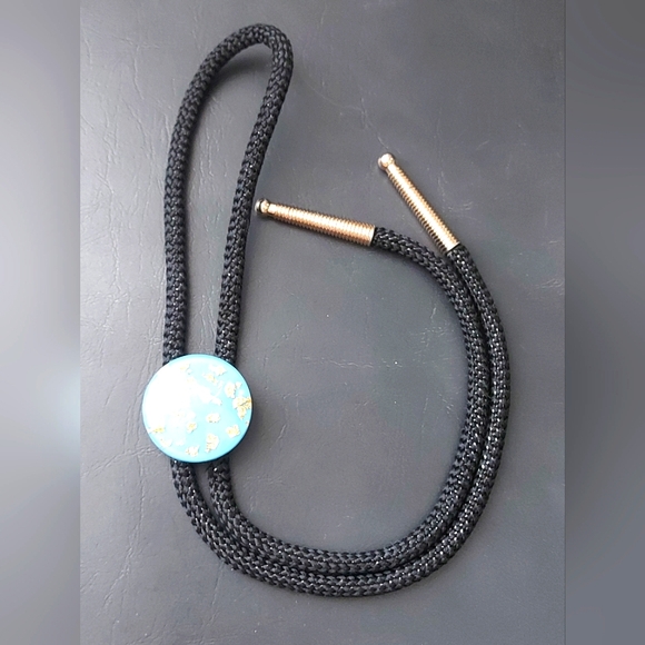 Lucite Bolo Tie with Gold flecks, 70s bolo tie - Picture 5 of 6